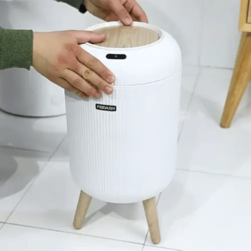 Touch-Free Smart Trash Bin
